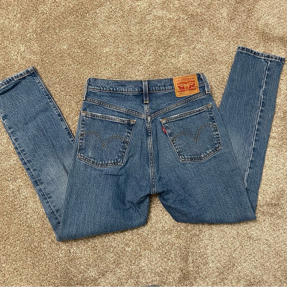 Levi's 501 Women's Skinny Jeans in Classic Blue - Picture 2 of 10